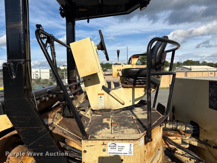 image for item EF1248 2000 Ingersoll Rand DD-90 double drum vibratory roller