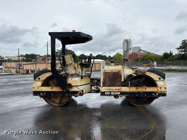 image for item EF1249 1999 Ingersoll Rand DD-90 double drum vibratory roller