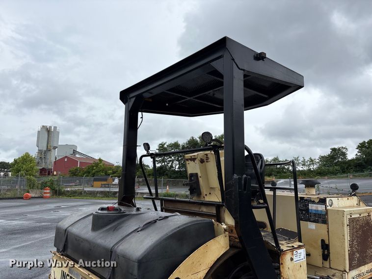 image for item EF1249 1999 Ingersoll Rand DD-90 double drum vibratory roller