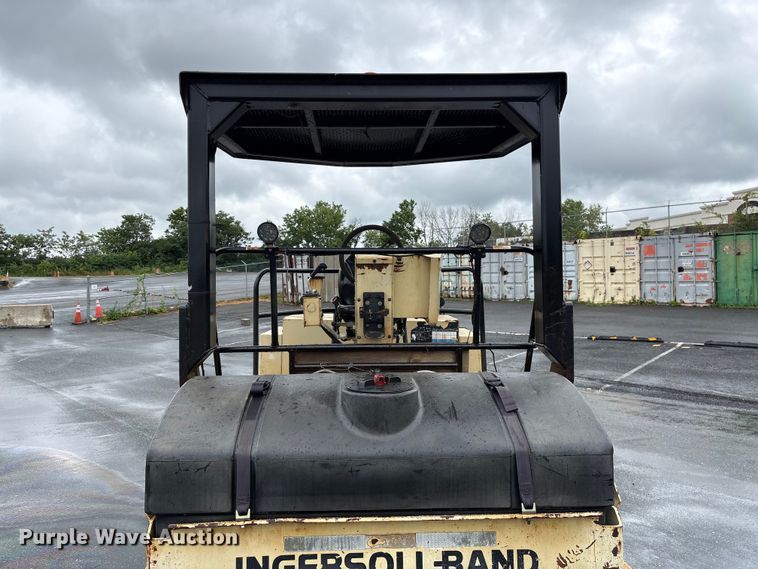 image for item EF1249 1999 Ingersoll Rand DD-90 double drum vibratory roller
