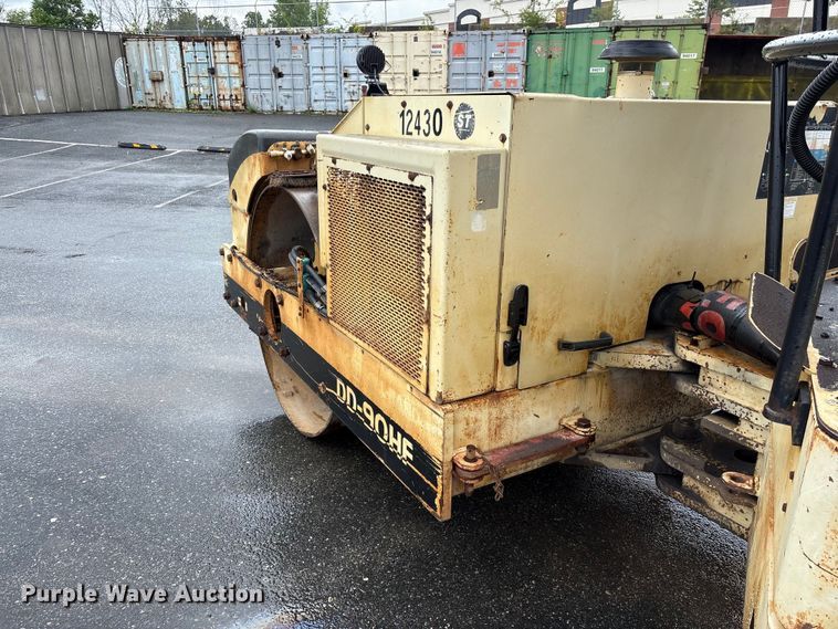 image for item EF1249 1999 Ingersoll Rand DD-90 double drum vibratory roller