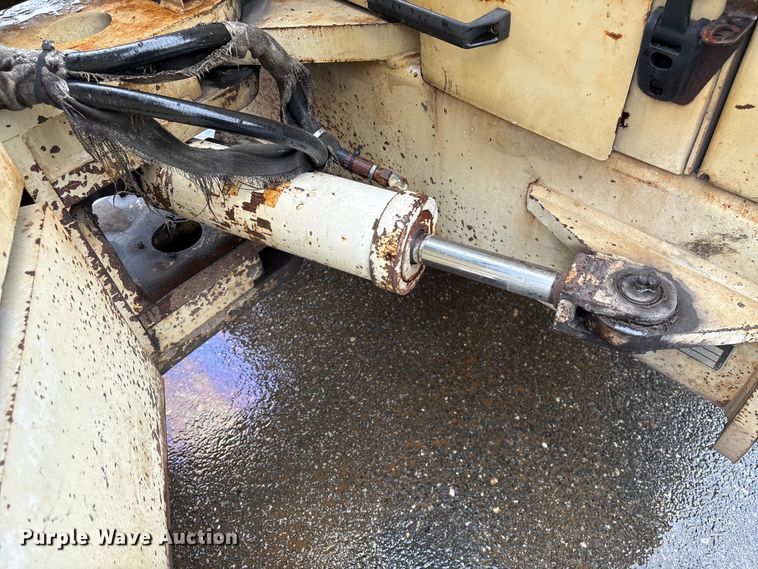 image for item EF1249 1999 Ingersoll Rand DD-90 double drum vibratory roller