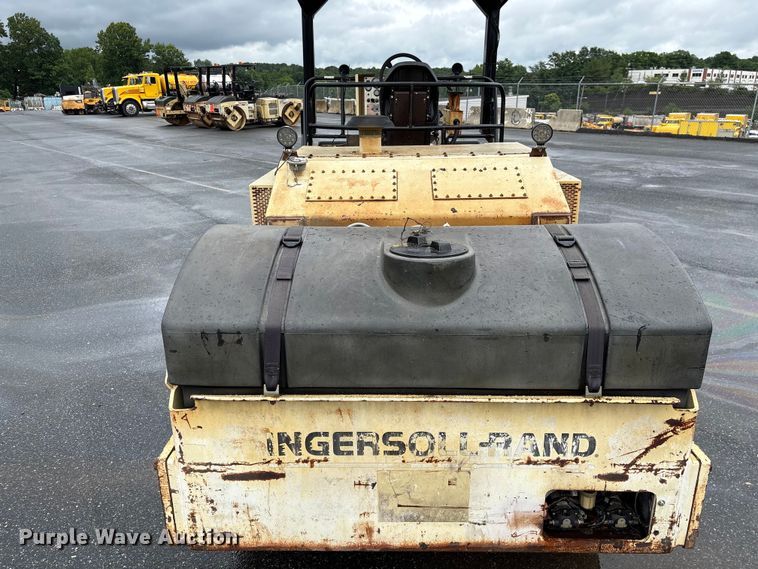image for item EF1249 1999 Ingersoll Rand DD-90 double drum vibratory roller