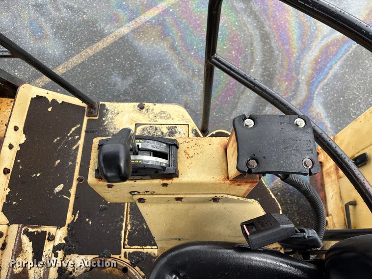 image for item EF1249 1999 Ingersoll Rand DD-90 double drum vibratory roller