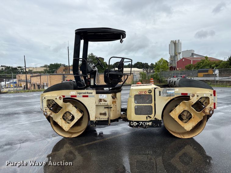 image for item EF1250 1998 Ingersoll Rand DD-70HF double drum vibratory roller