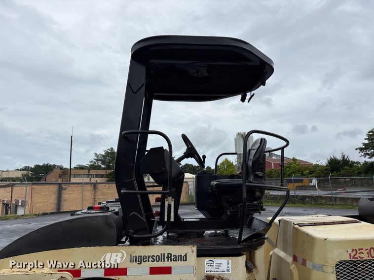 image for item EF1250 1998 Ingersoll Rand DD-70HF double drum vibratory roller