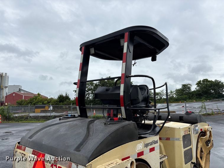 image for item EF1250 1998 Ingersoll Rand DD-70HF double drum vibratory roller