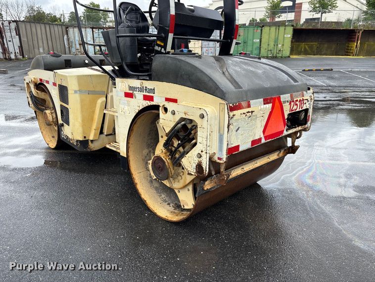 image for item EF1250 1998 Ingersoll Rand DD-70HF double drum vibratory roller