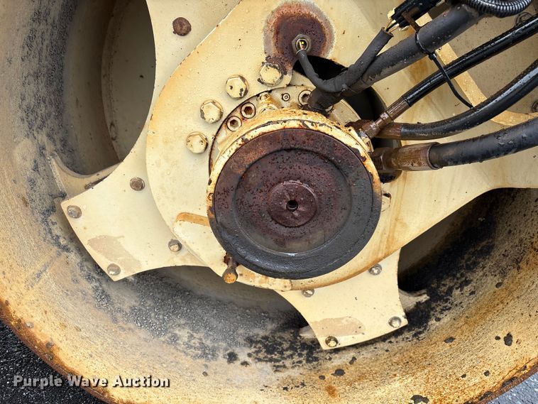 image for item EF1250 1998 Ingersoll Rand DD-70HF double drum vibratory roller