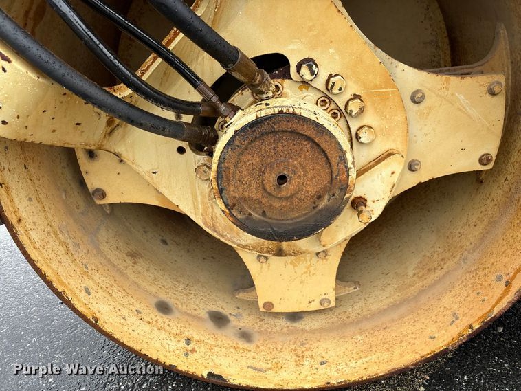 image for item EF1250 1998 Ingersoll Rand DD-70HF double drum vibratory roller