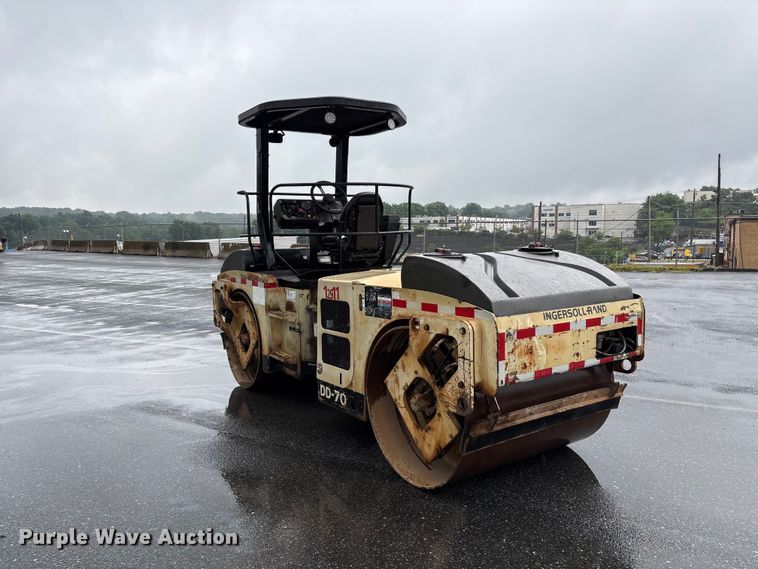 image for item EF1251 1998 Ingersoll Rand DD-70 double drum vibratory roller