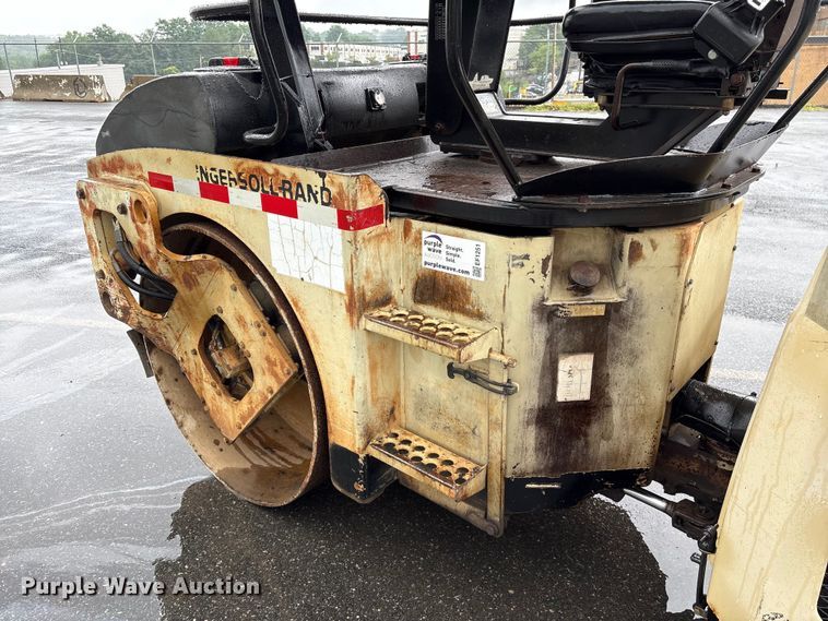 image for item EF1251 1998 Ingersoll Rand DD-70 double drum vibratory roller