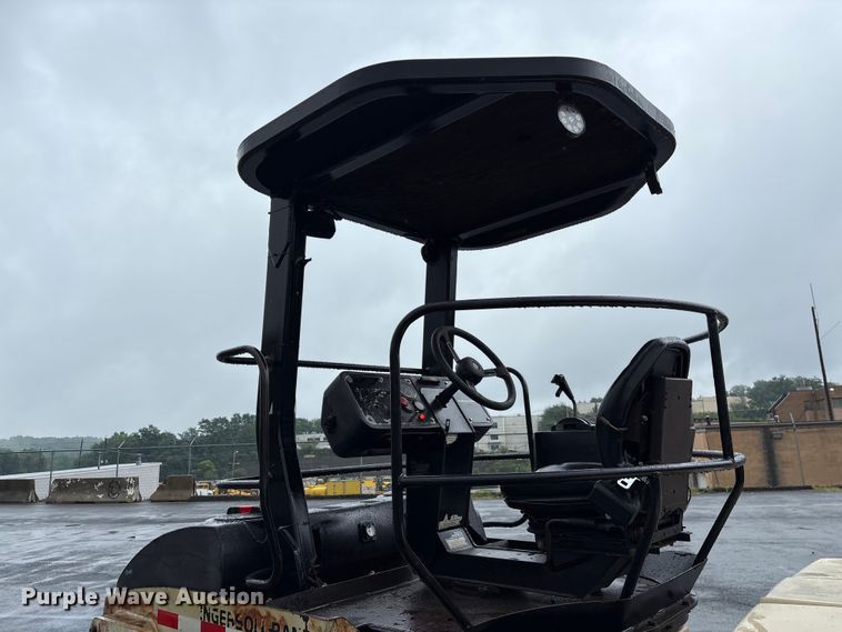 image for item EF1251 1998 Ingersoll Rand DD-70 double drum vibratory roller