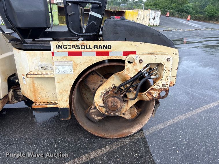 image for item EF1251 1998 Ingersoll Rand DD-70 double drum vibratory roller