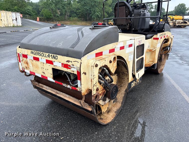 image for item EF1251 1998 Ingersoll Rand DD-70 double drum vibratory roller
