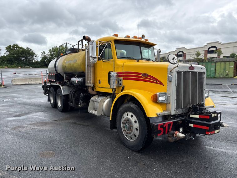image for item EF1252 1997 Peterbilt 378 oil distributor truck