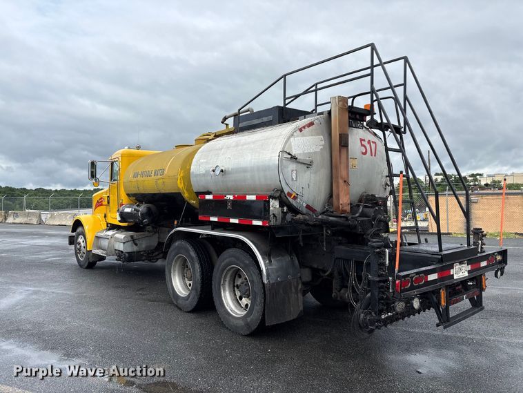 image for item EF1252 1997 Peterbilt 378 oil distributor truck