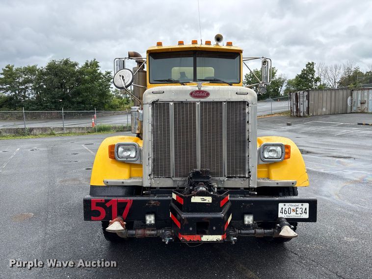 image for item EF1252 1997 Peterbilt 378 oil distributor truck