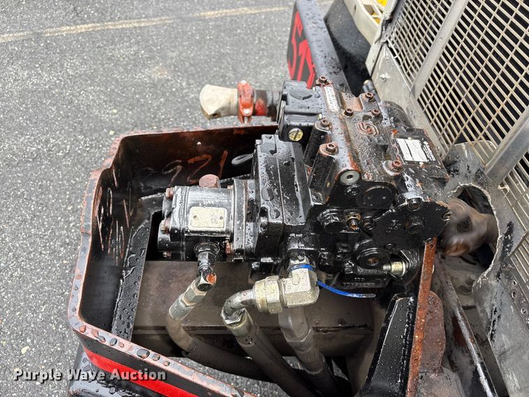 image for item EF1252 1997 Peterbilt 378 oil distributor truck