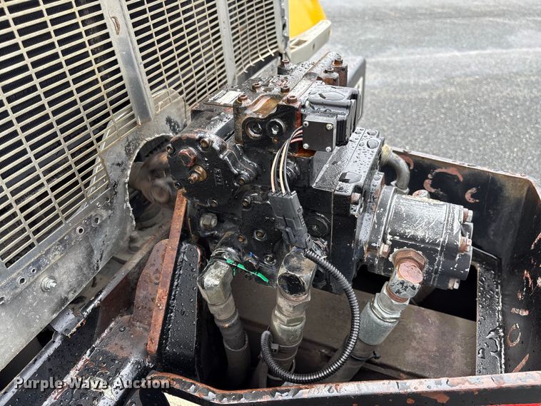 image for item EF1252 1997 Peterbilt 378 oil distributor truck