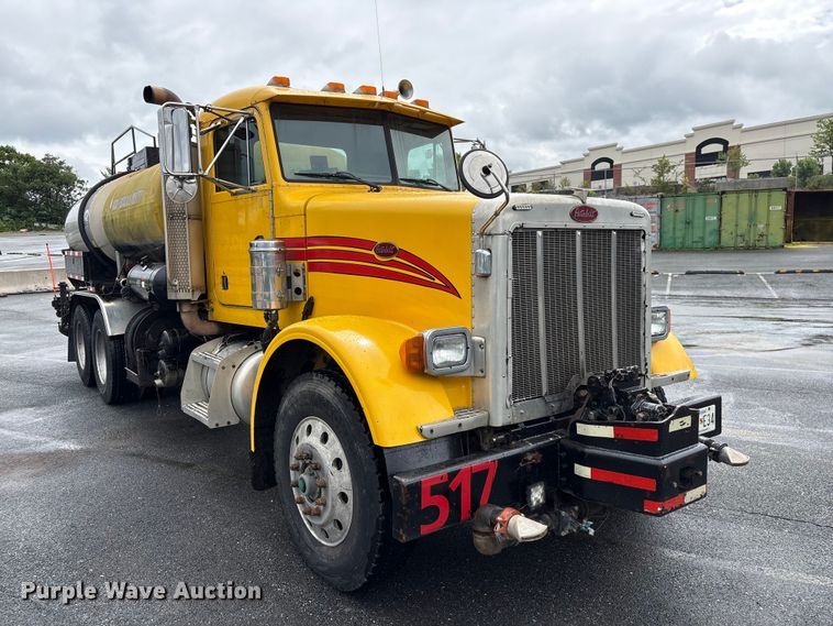 image for item EF1252 1997 Peterbilt 378 oil distributor truck