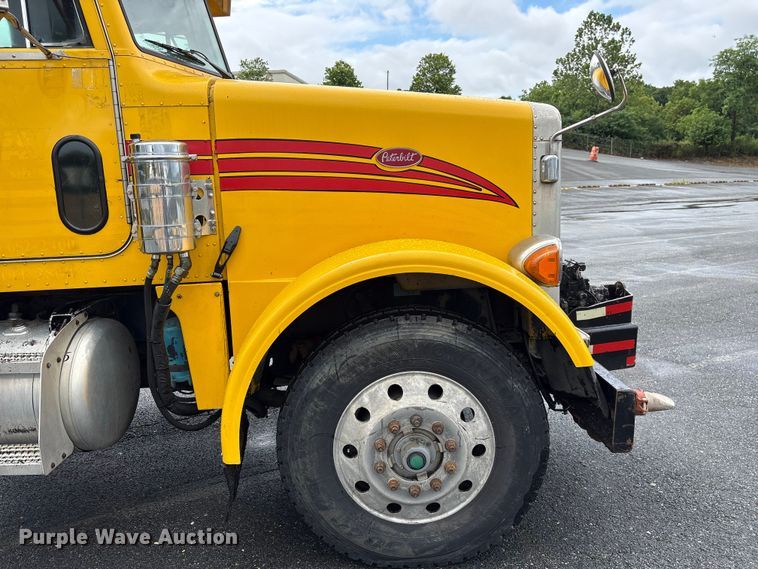 image for item EF1252 1997 Peterbilt 378 oil distributor truck