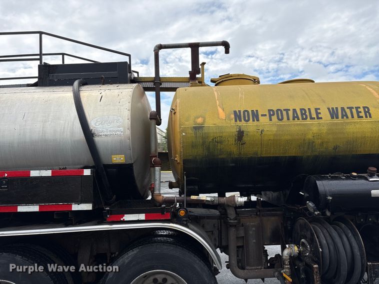 image for item EF1252 1997 Peterbilt 378 oil distributor truck