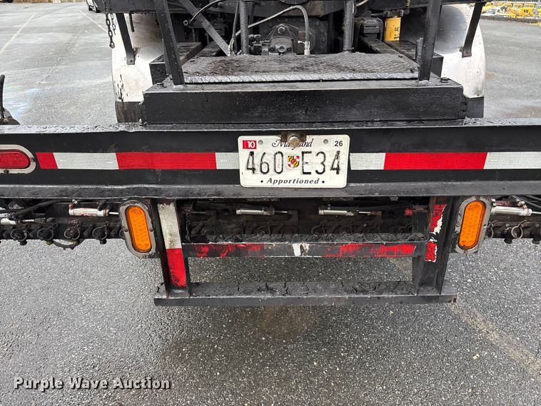 image for item EF1252 1997 Peterbilt 378 oil distributor truck