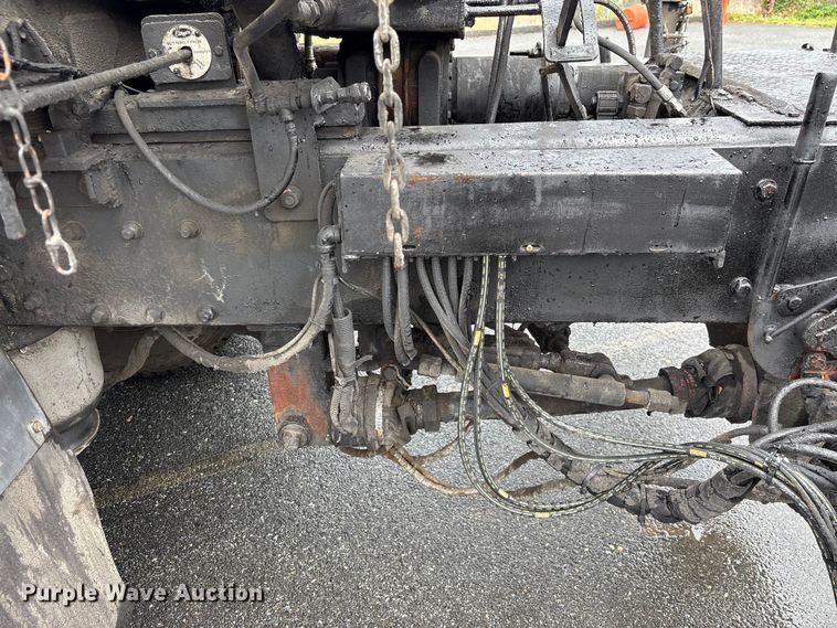 image for item EF1252 1997 Peterbilt 378 oil distributor truck