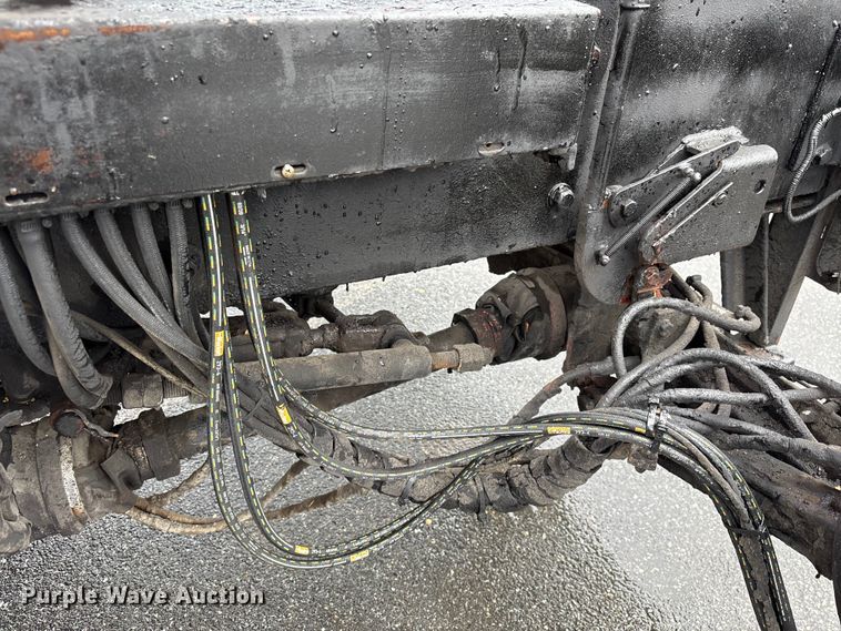 image for item EF1252 1997 Peterbilt 378 oil distributor truck