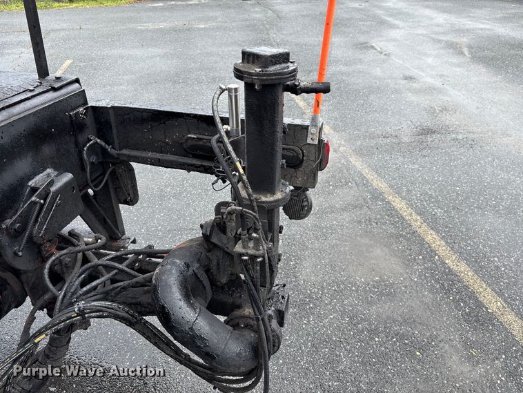 image for item EF1252 1997 Peterbilt 378 oil distributor truck