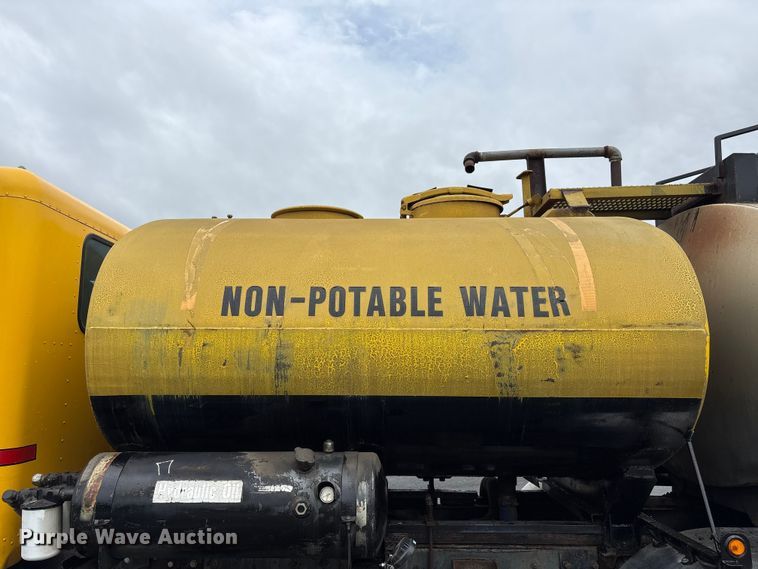 image for item EF1252 1997 Peterbilt 378 oil distributor truck