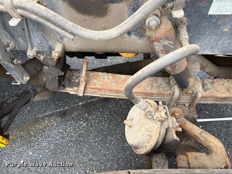image for item EF1252 1997 Peterbilt 378 oil distributor truck