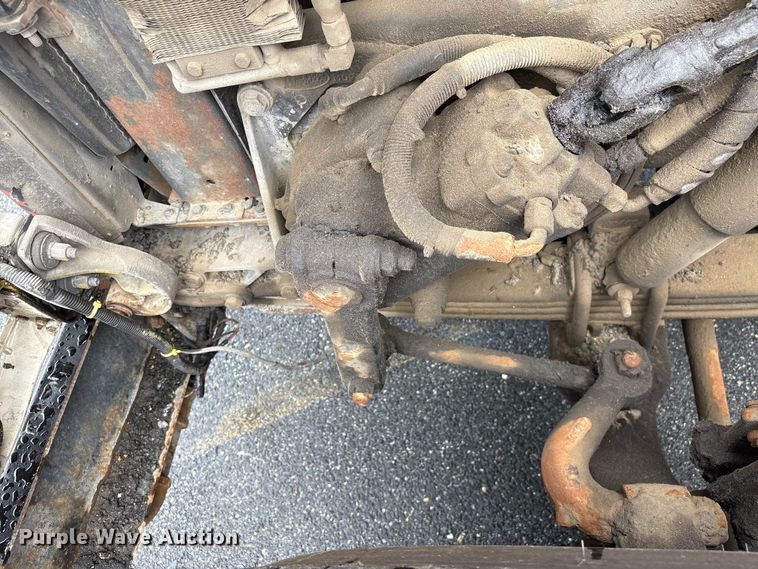 image for item EF1252 1997 Peterbilt 378 oil distributor truck
