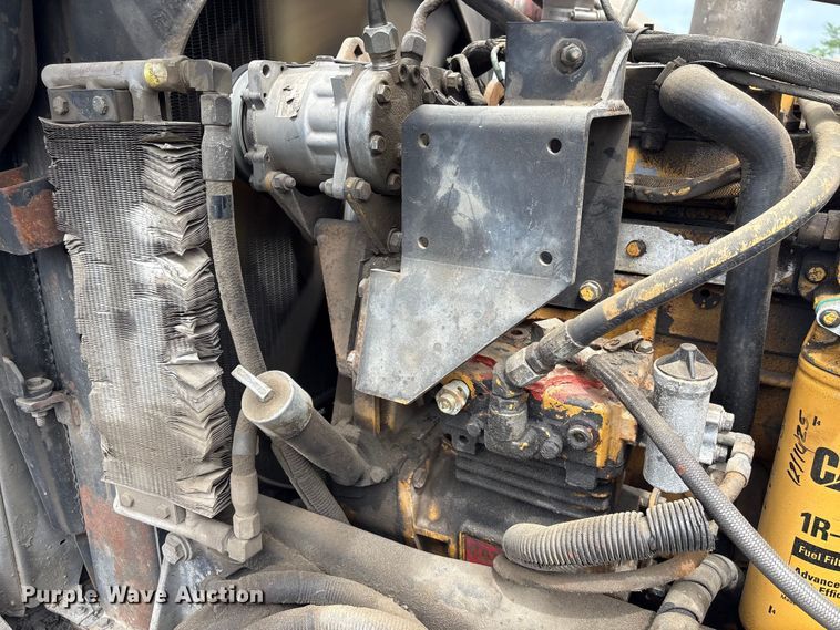 image for item EF1252 1997 Peterbilt 378 oil distributor truck