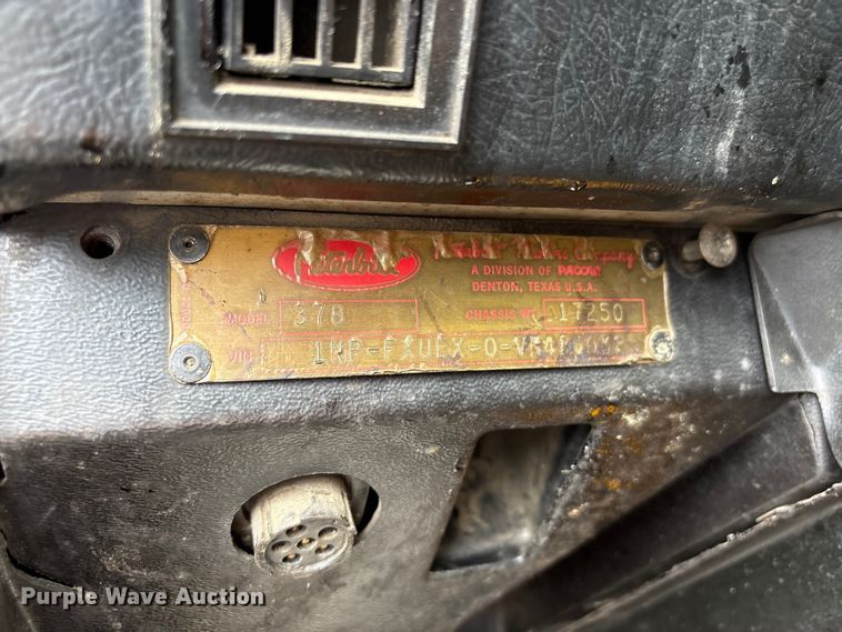 image for item EF1252 1997 Peterbilt 378 oil distributor truck