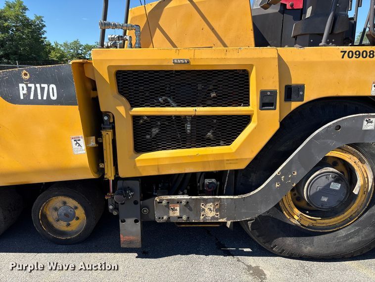 image for item EF1253 2015 Volvo P7170 paver