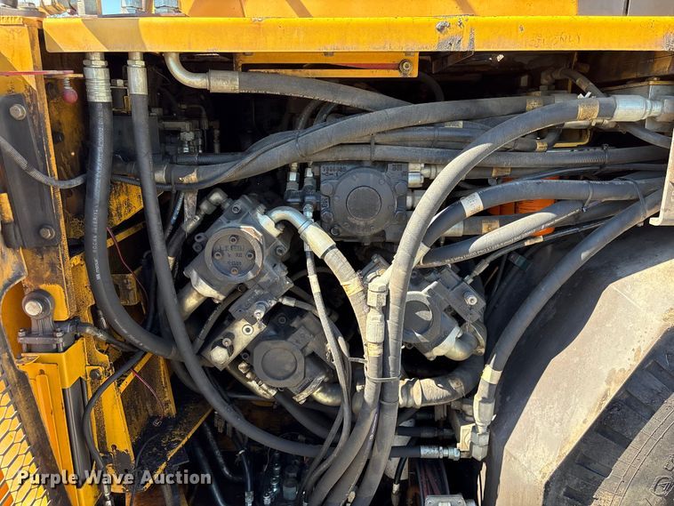 image for item EF1253 2015 Volvo P7170 paver