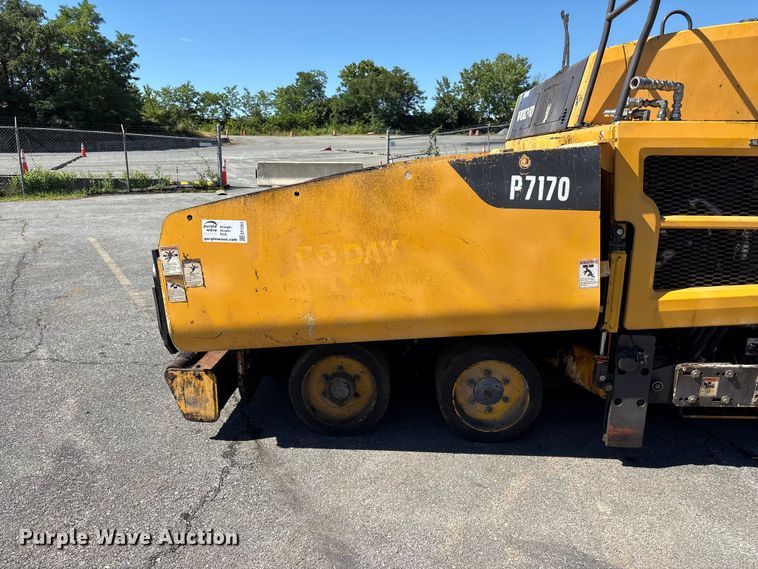 image for item EF1253 2015 Volvo P7170 paver