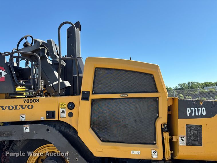image for item EF1253 2015 Volvo P7170 paver