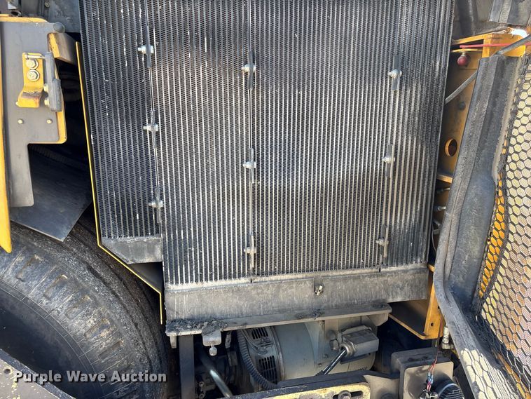 image for item EF1253 2015 Volvo P7170 paver