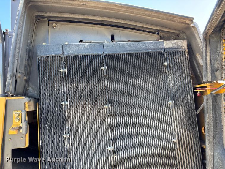 image for item EF1253 2015 Volvo P7170 paver
