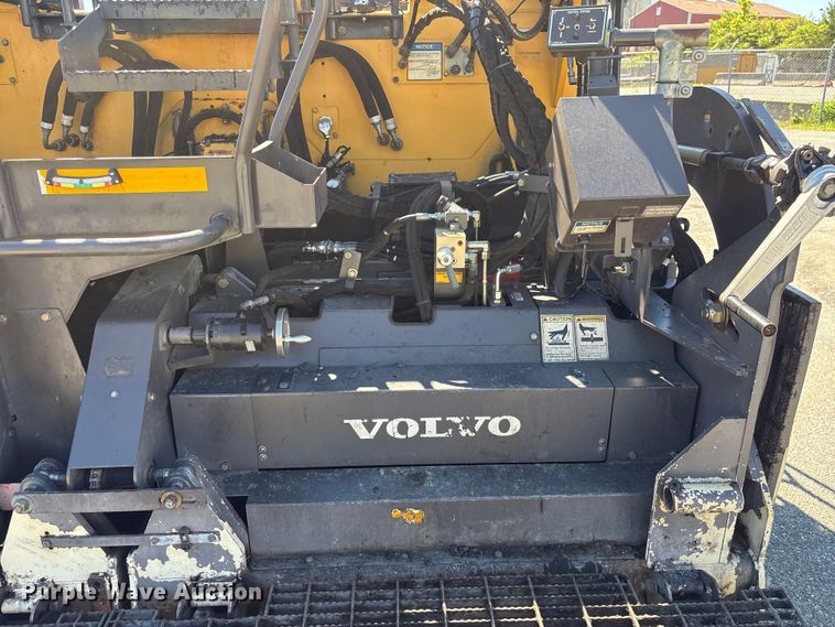 image for item EF1253 2015 Volvo P7170 paver