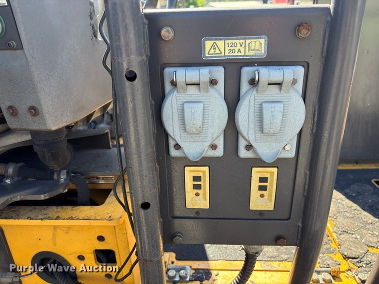 image for item EF1253 2015 Volvo P7170 paver
