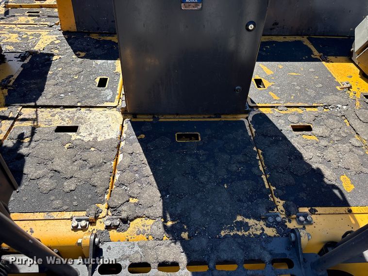 image for item EF1253 2015 Volvo P7170 paver