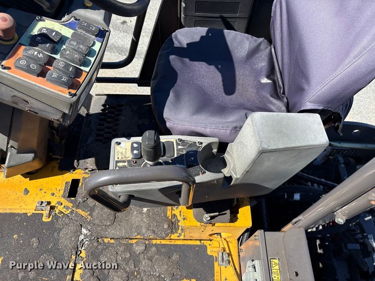 image for item EF1253 2015 Volvo P7170 paver