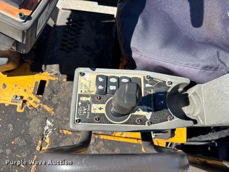 image for item EF1253 2015 Volvo P7170 paver