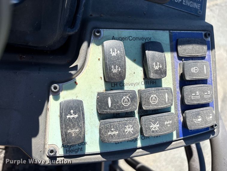image for item EF1253 2015 Volvo P7170 paver