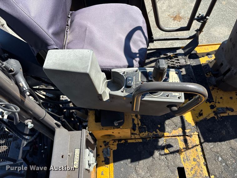 image for item EF1253 2015 Volvo P7170 paver