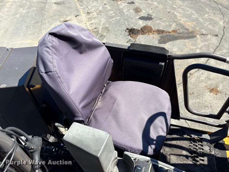 image for item EF1253 2015 Volvo P7170 paver